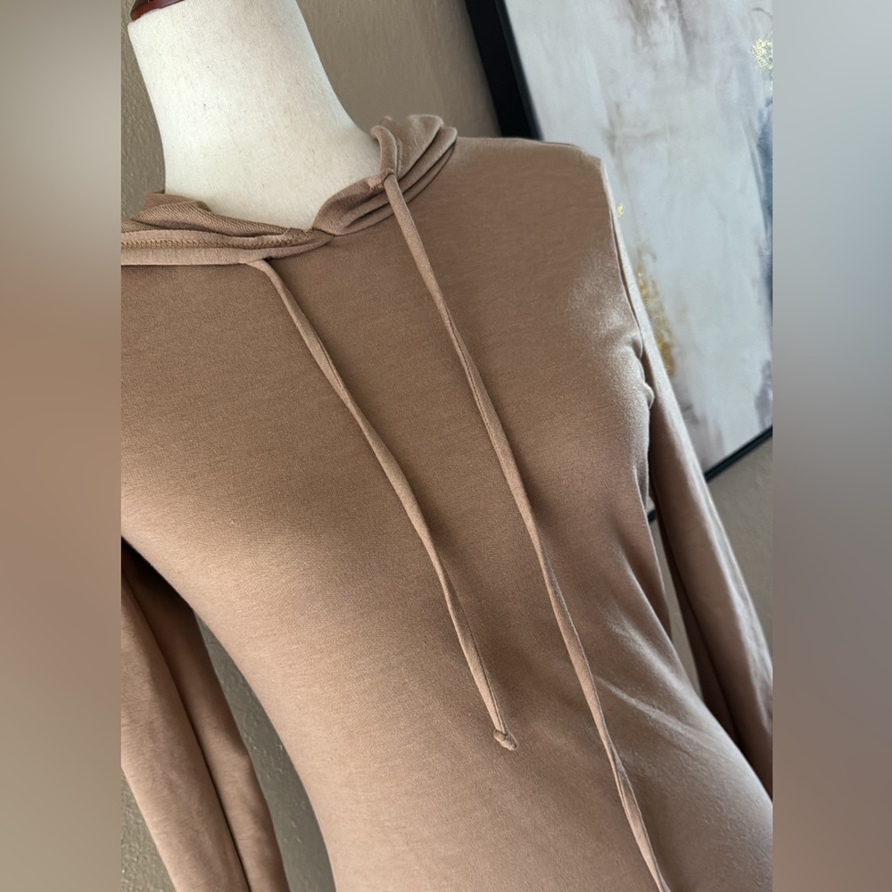 Fitted hooded side zipper maxi dress - Picture 11 of 11